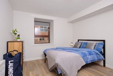 Newly Refurbished 5 Bed Flat with Double Bed at Keiller Court, Horsewater Wynd, City Centre, Dundee, DD15DS - Image 1