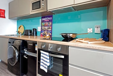 Premium Ensuite at Stanhope House, 91-95 Commercial Road, City Centre, Portsmouth, PO11BQ - Image 4