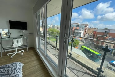 Balcony Room at X1 Arndale House, 89 London Road, City Centre, Liverpool, L38JA - Image 1