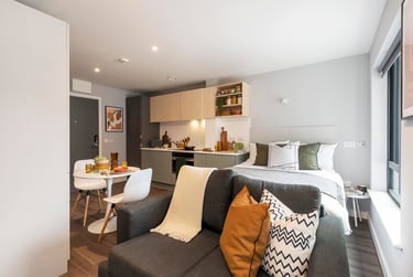 Executive Studio at The Aspen, 2 Glebe Street, City Centre, Leicester, LE20LE - Image 1