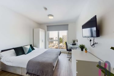 Premium Room at X1 Arndale House, 89 London Road, City Centre, Liverpool, L38JA - Image 1