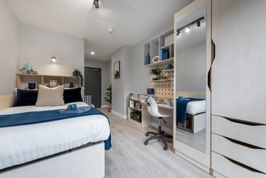 4 Bed Premium Ensuite - Image 1