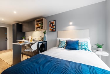 Standard Studio at Huxley Studios, 44 Stanley Place, City Centre, Edinburgh, EH75TB - Image 1