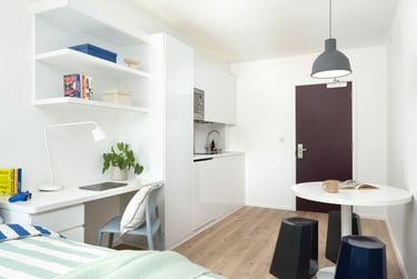 Scape Guildford Student Halls, 1 Kernel Court, Walnut Tree Close, Guildford, GU1 4BJ - Image 1