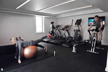 One Bed Apartment at Host Kings Cross, 25-27 Canal Reach, King's Cross, London, N1C4DD - Image 9