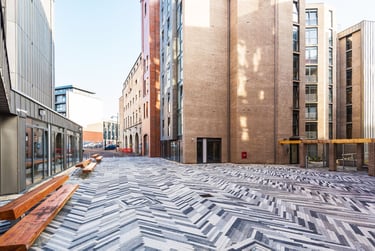 Gold En Suite at Dunaskin Mill, 5 Dunaskin Court, West End, Glasgow, G116QJ - Image 16