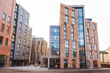 Gold En Suite at Dunaskin Mill, 5 Dunaskin Court, West End, Glasgow, G116QJ - Image 3