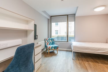 Carfax Quarter Student Halls, 4-5 Queens Street, Central, Oxford, OX1 1EJ - Image 4