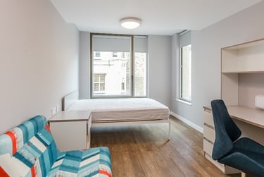 Carfax Quarter Student Halls, 4-5 Queens Street, Central, Oxford, OX1 1EJ - Image 1