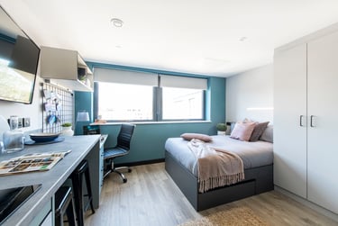 Luna Student Halls, 301 St Albans Road, City Centre, Hatfield, AL10 9RH - Image 1