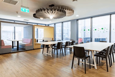 Sea View Studio at Oldway Centre, 39 High Street, City Centre, Swansea, SA11LA - Image 7