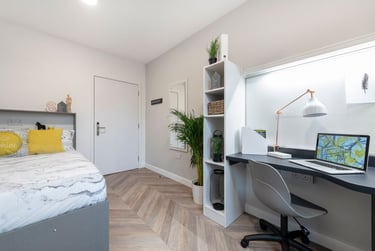 Classic En Suite at Belaton House, 130 Holdenhurst Road, Central, Bournemouth, BH88AW - Image 9