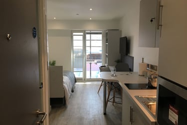 The Metropolis Student Halls, 16 The Midway, Central, Newcastle under Lyme, ST5 1FB - Image 5