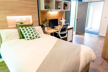 Bankside Student Living Student Halls, Walnut Tree Close, City Centre, Guildford, GU1 4JF - Image 7