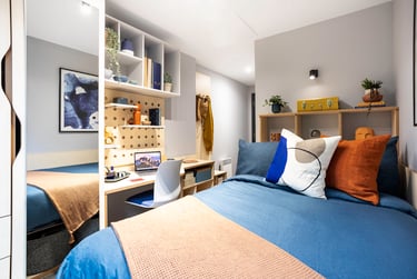 Aster House Student Halls, 45 Botanic Ave, City Centre, Belfast, BT7 1HZ - Image 4