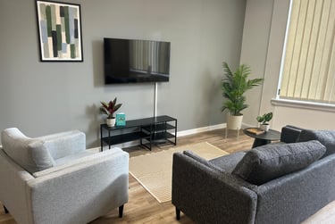 4 Room Unit - Premium Room at Threadworks, 1 Lisbon Street, City Centre, Leeds, LS14GG - Image 5