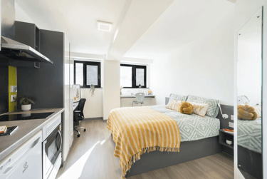 Canvas Capital House Student Halls, 1 Houndwell Place, City Centre, Southampton, SO14 1BS - Image 1