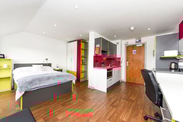 Studio silver at The Boulevard, 6-18 Hull Road, Central, York, YO103JG - Image 3