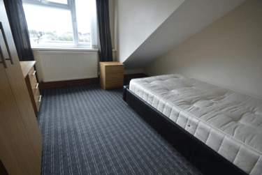 4 bed house, Hessle Street, Hyde Park, Leeds, LS61EL - Image 1
