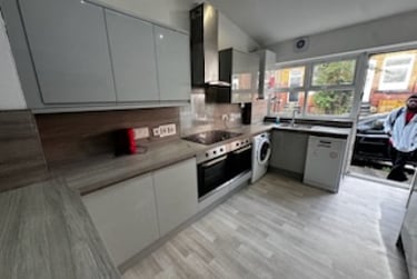 7 bed house, Cardigan Road, Burley, Leeds, LS61LU - Image 3