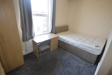 4 bed house, Welton Grove, Hyde Park, Leeds, LS61ES - Image 5