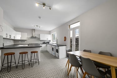 7 bed house, Beechwood Avenue, North Hill, Plymouth, PL46PW - Image 1