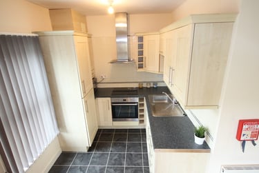 3 bed flat, Broom street, Central, Sheffield, S102DA - Image 3