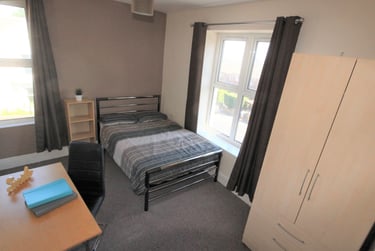 6 bed house, School road, Crookesmoor, Sheffield, S101GL - Image 1