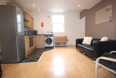 3 bed flat, Ecclesall road, Ecclesall, Sheffield, S118PF - Image 4