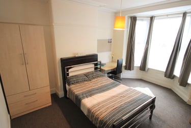 6 bed house, Clarke street, Near university, Sheffield, S102BS - Image 4