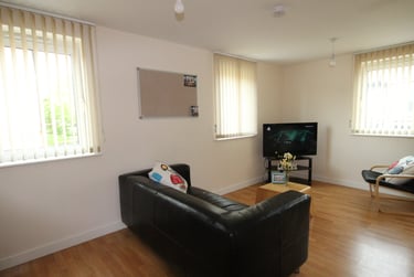 3 bed flat, Broom street, Central, Sheffield, S102DA - Image 1