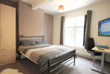 3 bed flat, Ecclesall road, Ecclesall, Sheffield, S118PF - Image 1