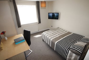 3 bed flat, Ainsley court, Crookesmoor, Sheffield, S101EU - Image 4