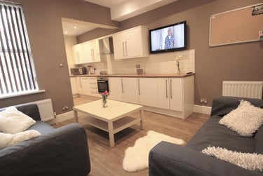 5 bed house, Bower road, Crookes, Sheffield, S101ER - Image 1