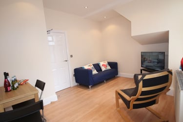 3 bed flat, Junction road, Hunters bar, Sheffield, S118XA - Image 3