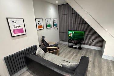 3 bed flat, Ecclesall road, Ecclesall, Sheffield, S118PF - Image 1