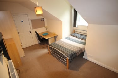 3 bed flat, Ecclesall road, Ecclesall, Sheffield, S118NX - Image 4