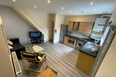 3 bed flat, Ecclesall road, Ecclesall, Sheffield, S118PF - Image 2