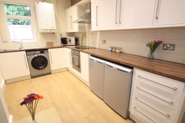 5 bed house, Hoole road, Broomhill, Sheffield, S105BH - Image 2