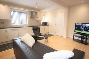 3 bed flat, Bower road, Crookes, Sheffield, S101ER - Image 2
