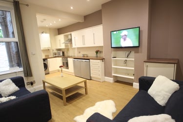 5 bed house, Hoole road, Broomhill, Sheffield, S105BH - Image 1