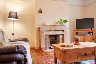 6 bed house, Corie Road, Golden triangle, Norwich, NR47JB - Image 1