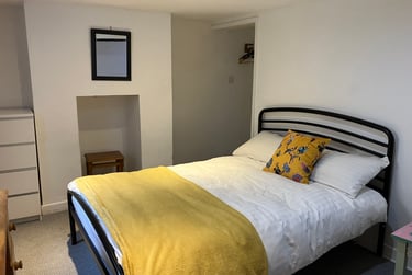 4 bed house, Swindon Road, Francis Close Hall, Cheltenham, GL519HZ - Image 1