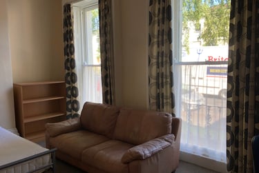 2 bed flat, Sydenham Villas Road, Central, Cheltenham, GL526DZ - Image 3
