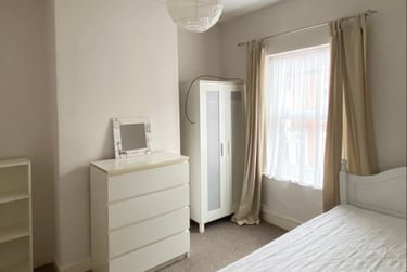 3 bed house, Louise Road, Barrack Road, Northampton, NN13RP - Image 8