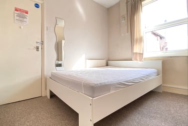 3 bed house, Louise Road, Barrack Road, Northampton, NN13RP - Image 10