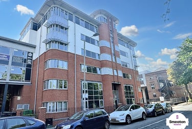 1 bed studio, Central Park Avenue, North Hill, Plymouth, PL46NE - Image 6