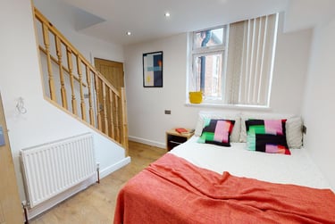 1 bed studio, Victoria Park Road, Clarendon Park, Leicester, LE21XF - Image 1