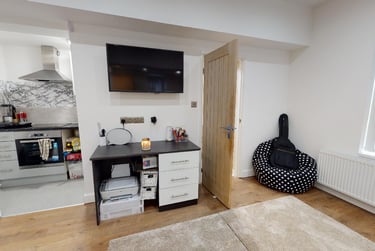 1 bed studio, St. Peters Road, Highfields, Leicester, LE21AQ - Image 3