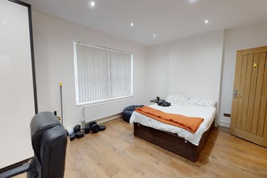 1 bed studio, London Road, Victoria Park, Leicester, LE21ND - Image 1
